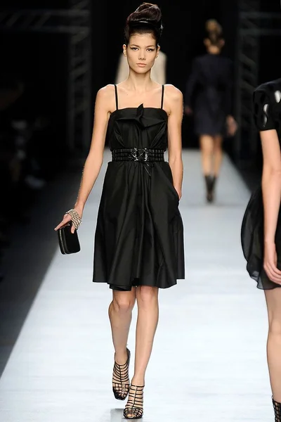 Look 11